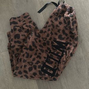 Weekending Fleece-Like Joggers